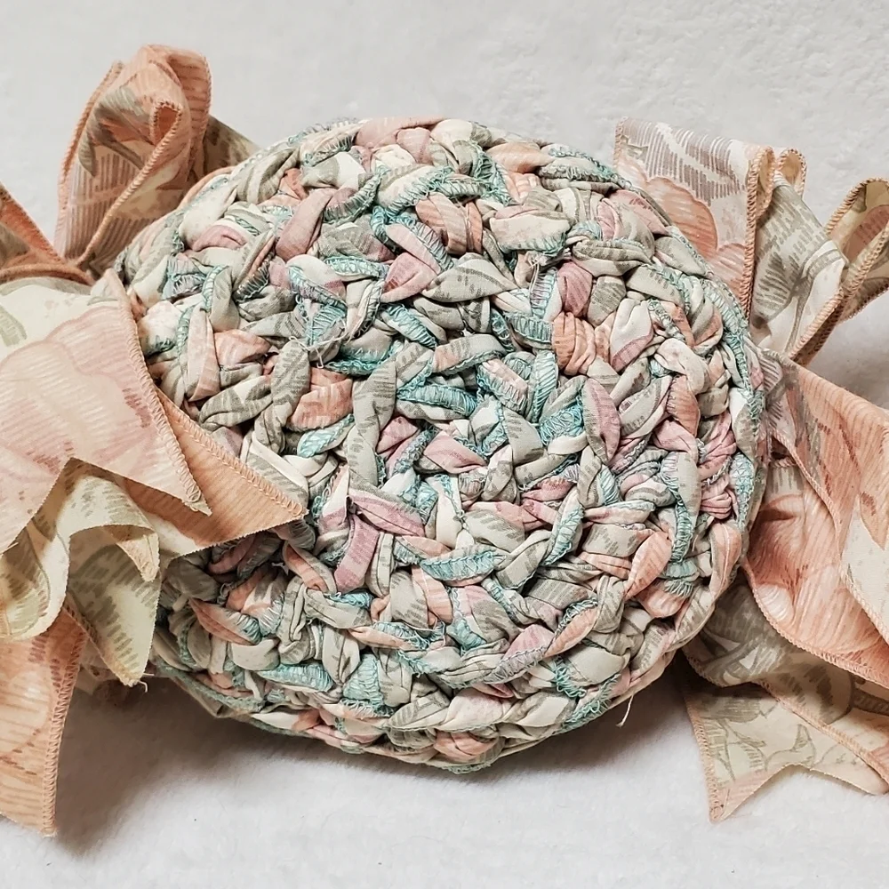 VINTAGE 70s Christmas Floral Ribbon Crochet Braided Large Side Bow Mini Baskets